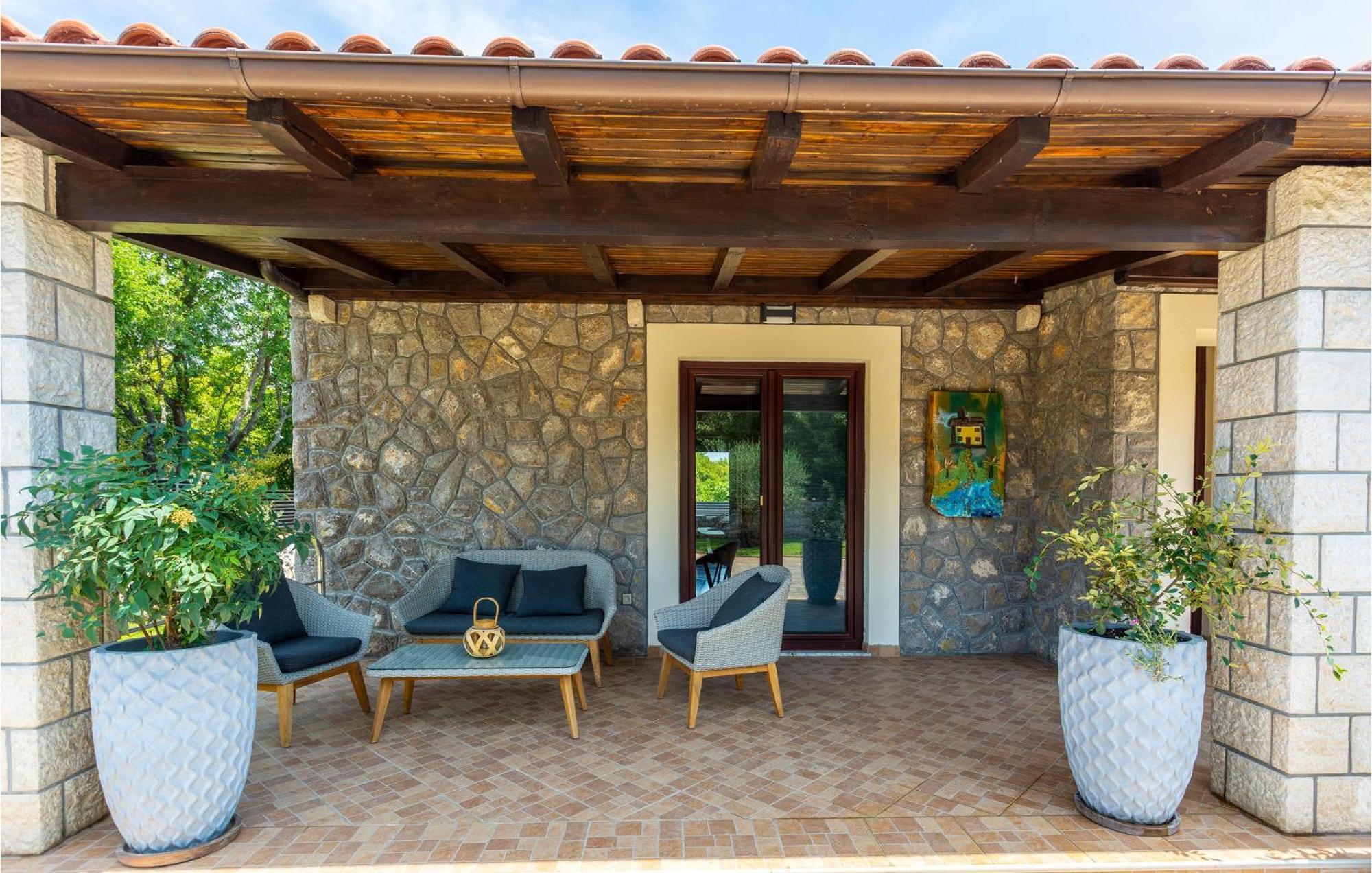 Nice Home In Lakmartin With Outdoor Swimming Pool Kültér fotó