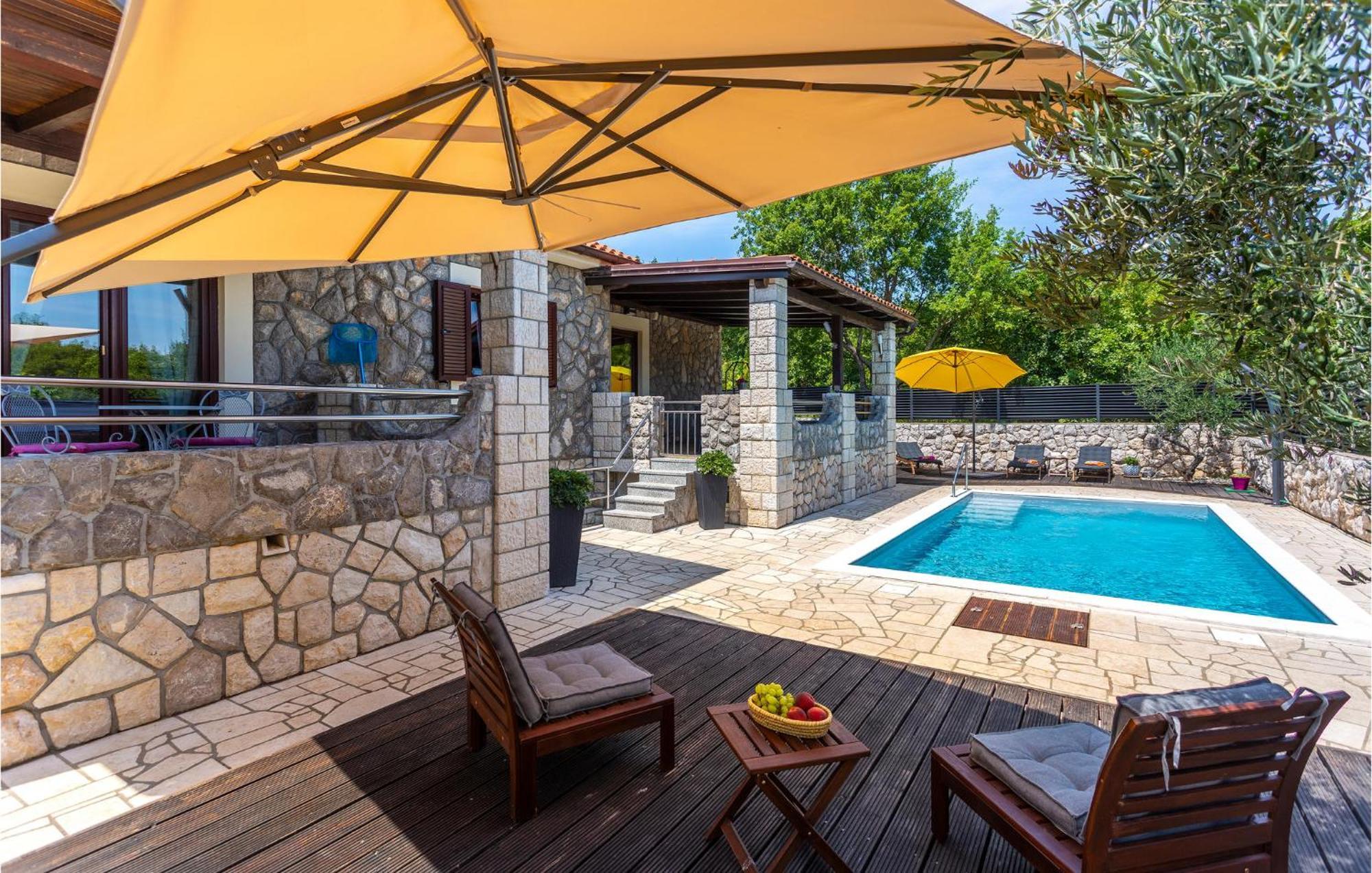 Nice Home In Lakmartin With Outdoor Swimming Pool Kültér fotó