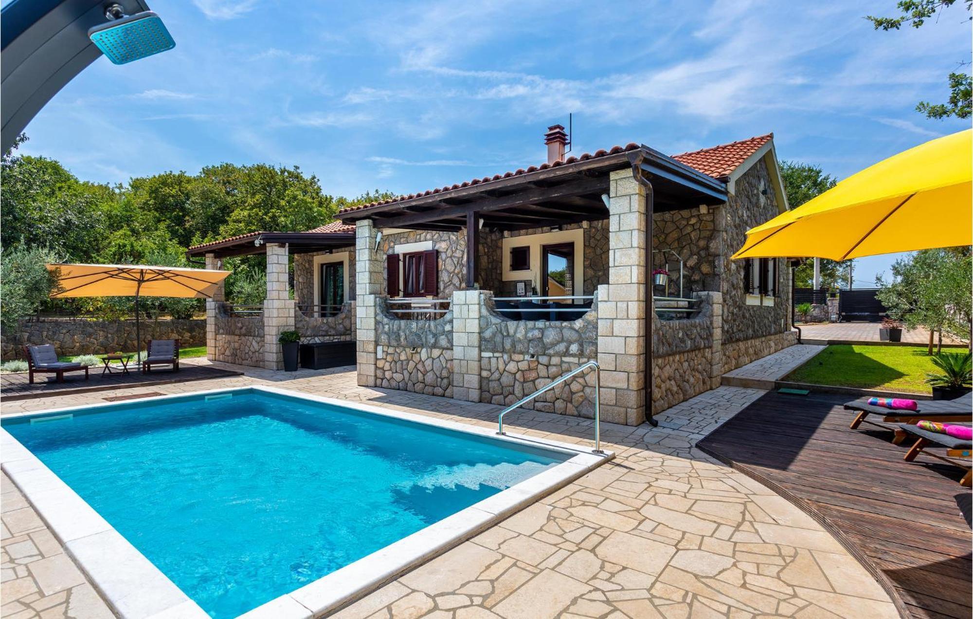 Nice Home In Lakmartin With Outdoor Swimming Pool Kültér fotó